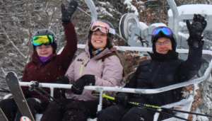 family out skiing